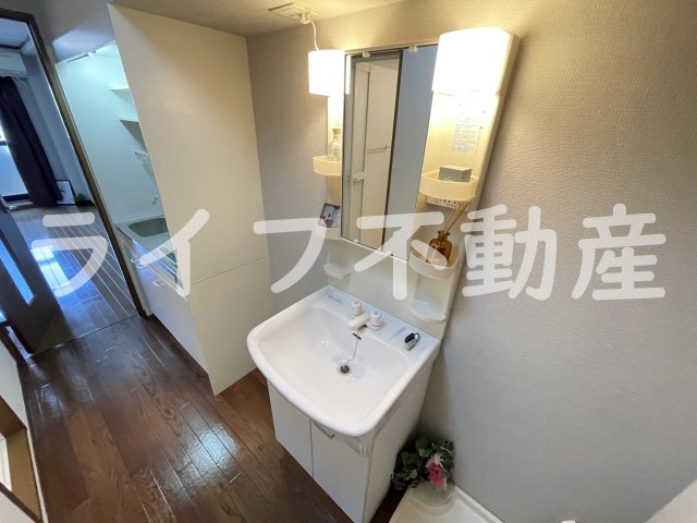 洗面設備　独立洗面台です