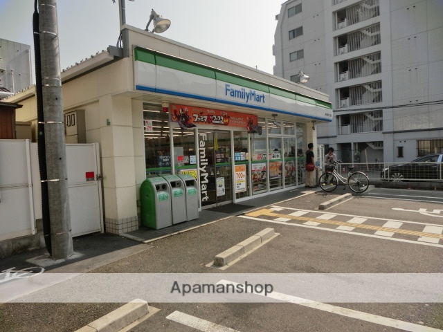 コンビニ　ファミリーマート（コンビニ）まで500m