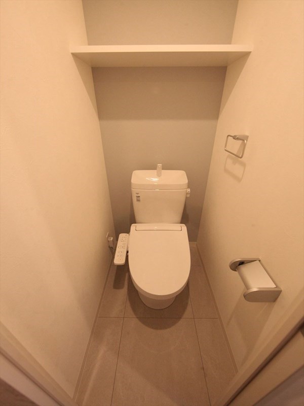 トイレ　温水洗浄暖房便座付トイレ