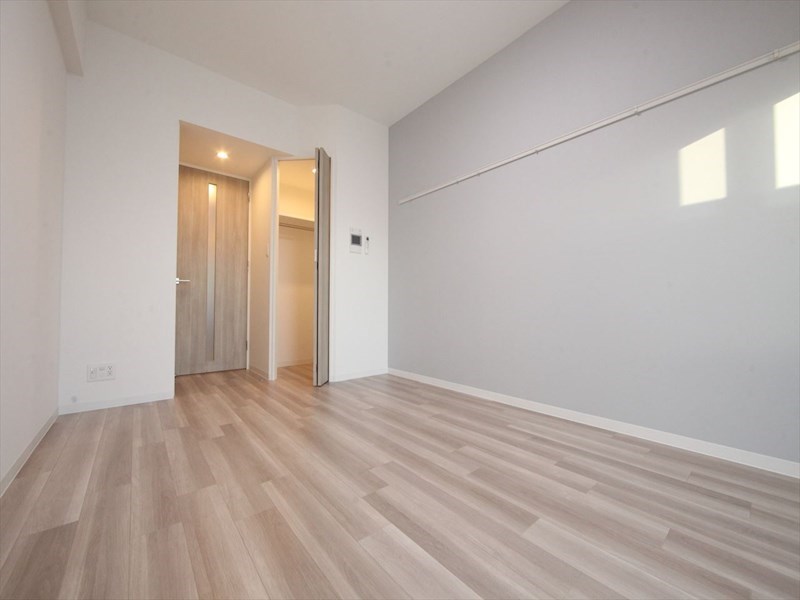 居室・リビング　洋室8.6帖　クローゼット付（収納充実してます）