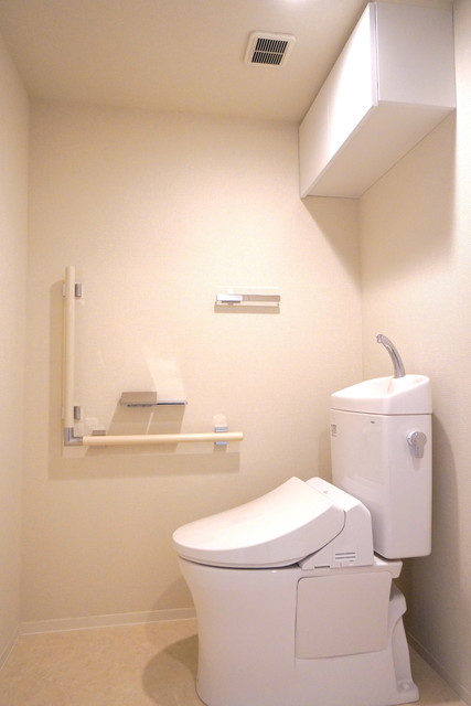 トイレ　※写真は同タイプ住戸です。