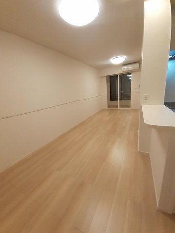 居室・リビング　こちらのリビングで趣味の時間をお楽しみください