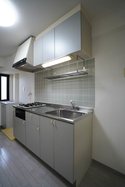 キッチン　同じ建物の別なお部屋