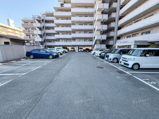 駐車場　駐車スペースもあります☆