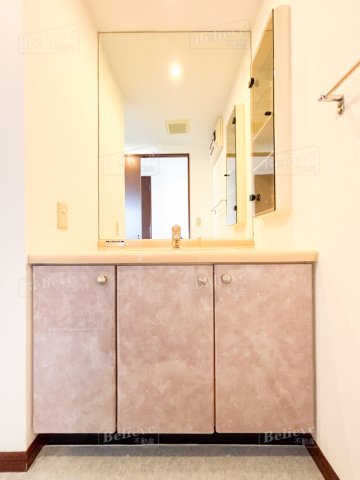 洗面設備　明るい洗面所です★