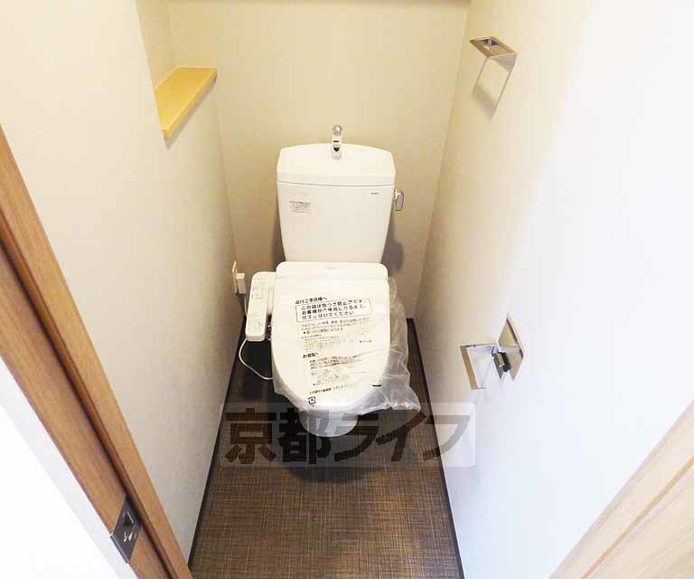 トイレ　ウォシュレット付きのトイレです。