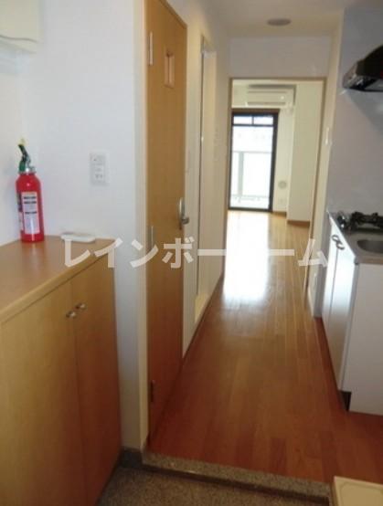 玄関　収納もある玄関です