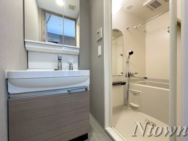 洗面設備　広い洗面スペース