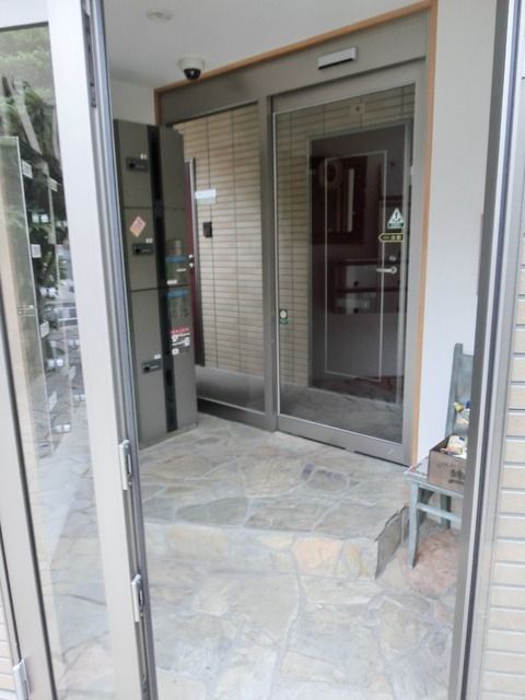 エントランス　★おしゃれなエントランス・オートロック付で安心です★