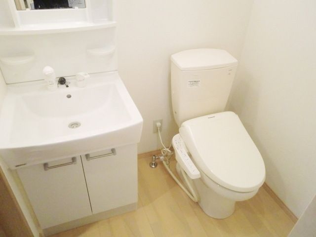 トイレ　★独立洗面台＆トイレ付きです★