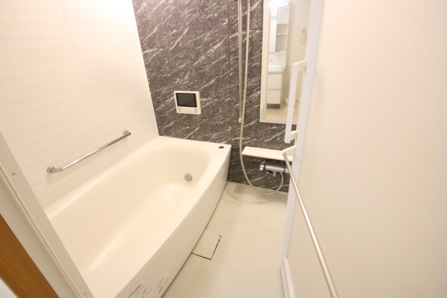 バス・シャワールーム　※別室の参考写真の為、現況優先です。