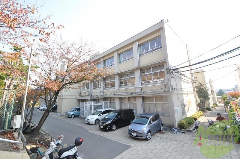 小学校　神戸市立西舞子小学校（小学校）まで670m