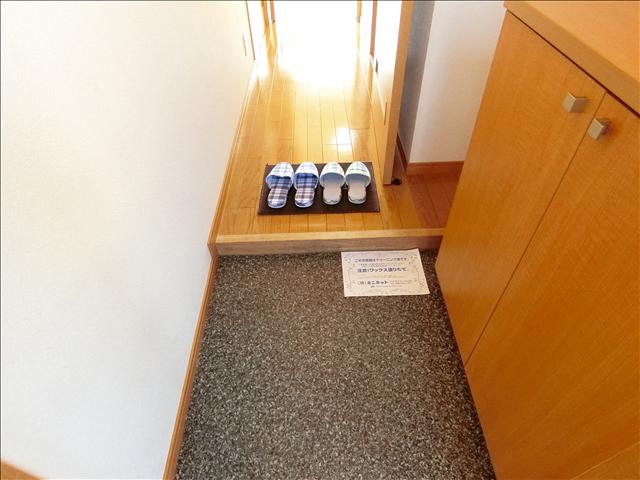 玄関　玄関　下駄箱あります