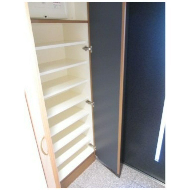 玄関　シューズボックスです♪