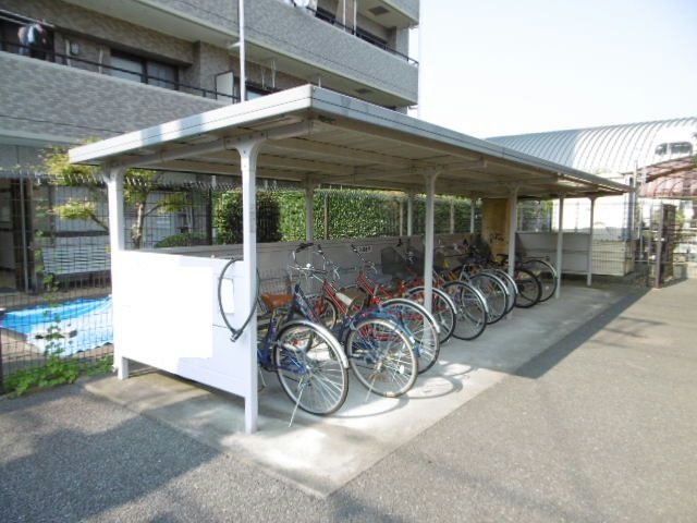 その他共有部分　屋根付き駐輪スペース