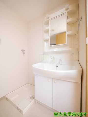 洗面設備　別部屋の画像になります。