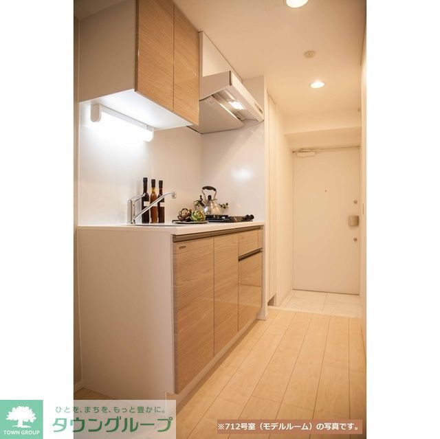 玄関　家具などはイメージです。