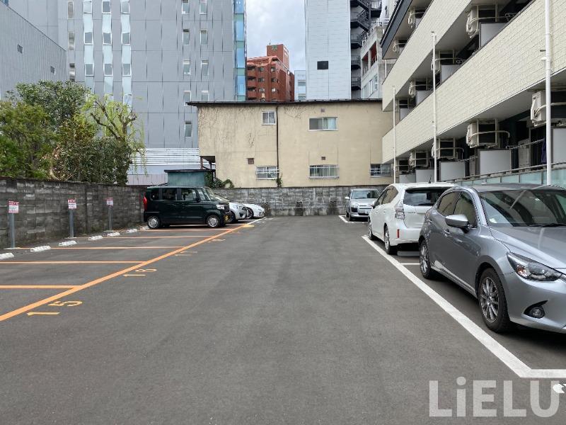 駐車場　同シリーズ物件のモデルルームになります※現況優先