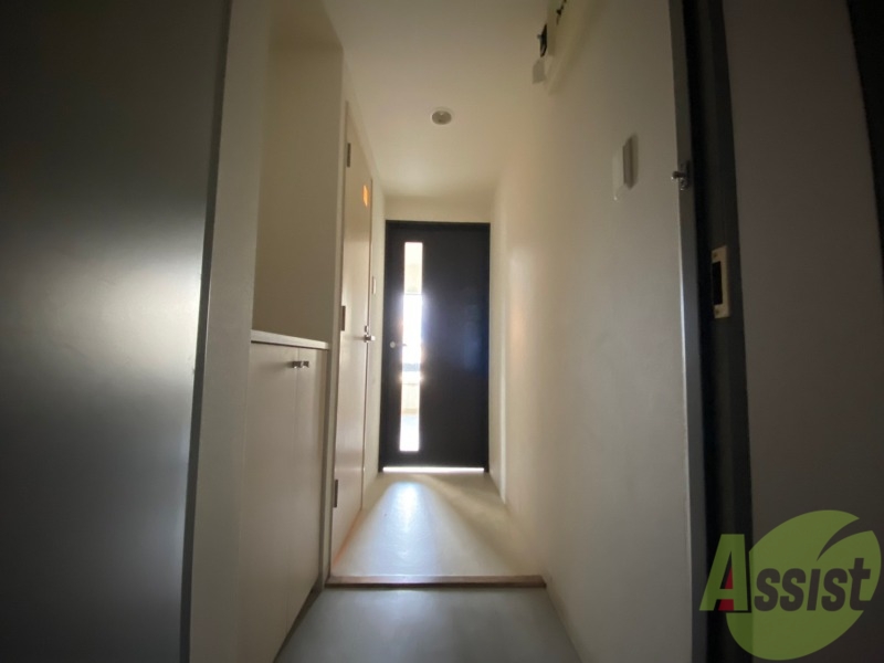 玄関　玄関です。白を基調としていて清潔感があります！