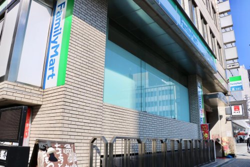 コンビニ　ファミリーマート 六番町日テレ前店（コンビニ）まで365m