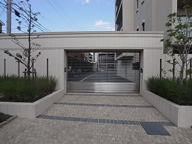 駐車場　シャッター付きで、安心安全★