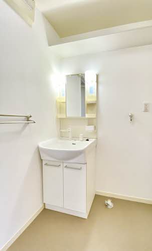 洗面設備　シャワー付き洗面台♪