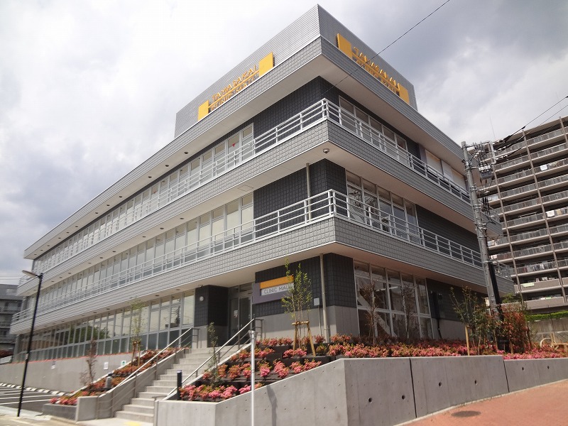 病院　タマサカイクリニックモール（病院）まで956m