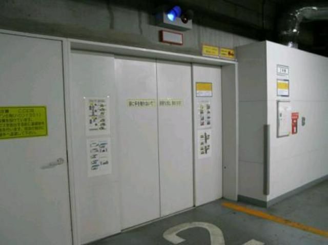 駐車場　敷地内機械式駐車場