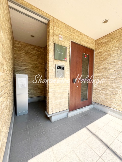 エントランス　オートロック付きのエントランス♪