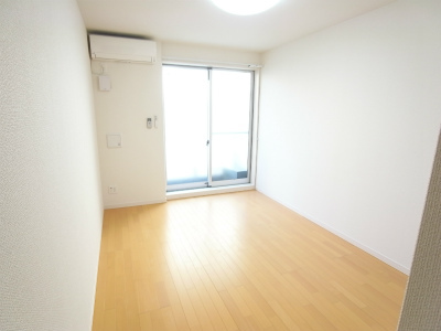 居室・リビング　7.1帖の広々としたリビング♪