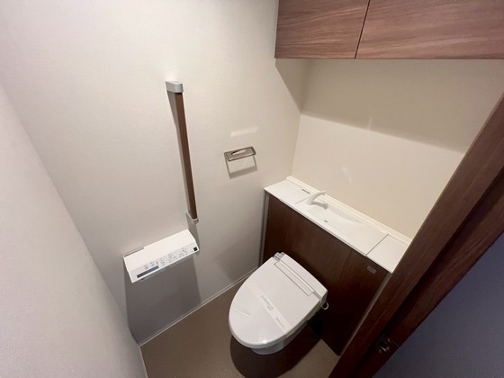 トイレ　※別の部屋の写真です