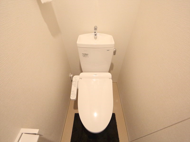 トイレ　温水洗浄暖房便座付トイレ