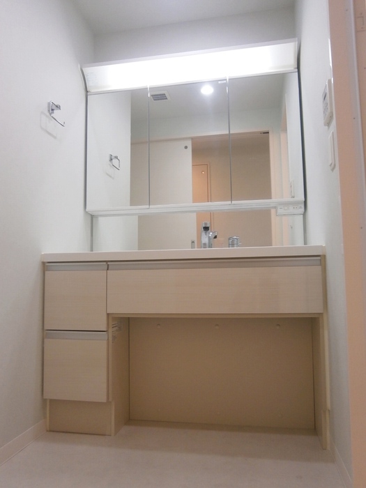 洗面設備　脱衣スペースもあります