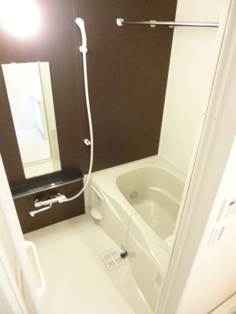 バス・シャワールーム　追焚・乾燥機付のバスルーム