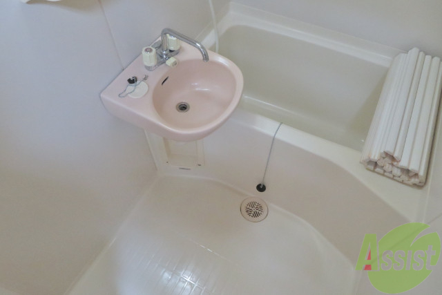 バス・シャワールーム　バスルームは一日の疲れを癒す大切な場所ですね。