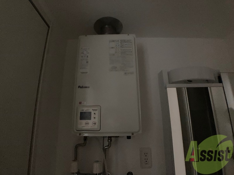 その他設備　ガス給湯器です。操作しやすいパネルになってます。