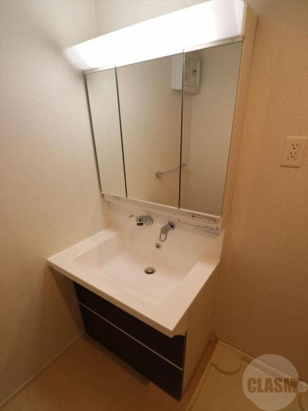 洗面設備　三面鏡シャンプードレッサー