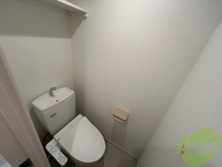 トイレ　トイレは広すぎず、狭すぎない感じがとてもいいですね。