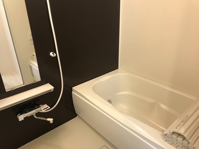 バス・シャワールーム　追い焚き・浴室乾燥機付きのお風呂です♪