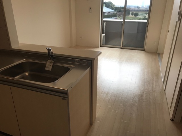 バルコニー　陽当たり良好なバルコニーです♪