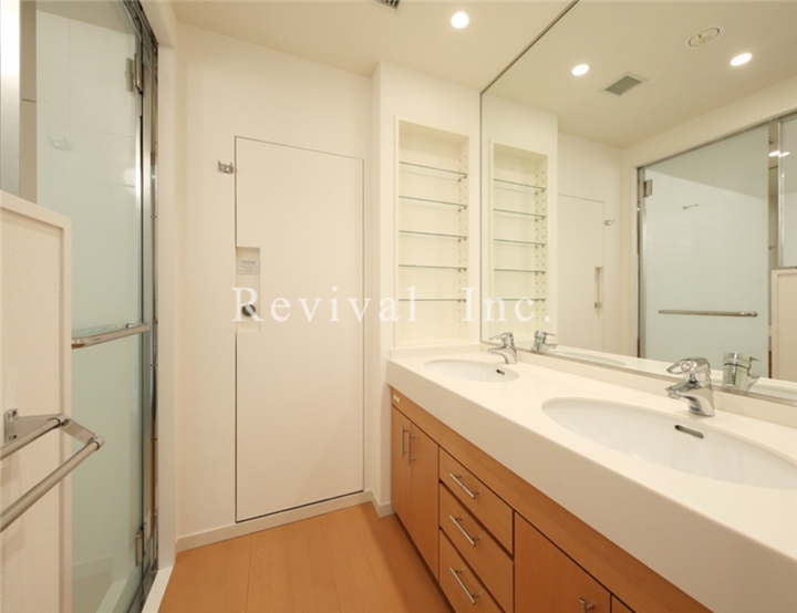 洗面設備　2ボウル完備でございます