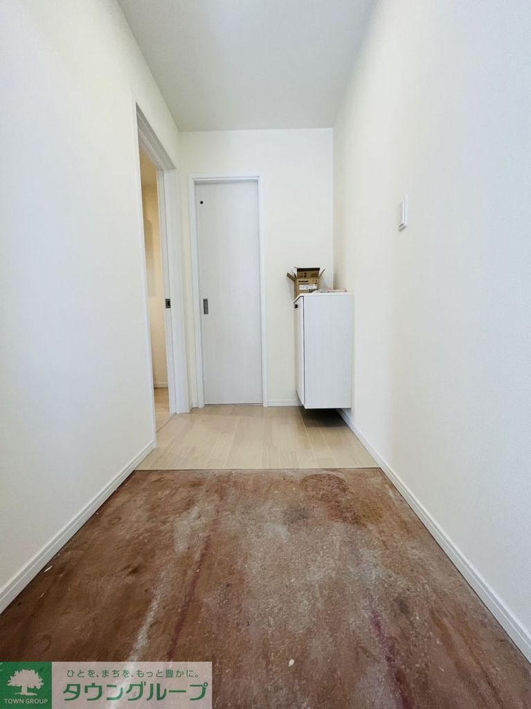 玄関　リビング/居室