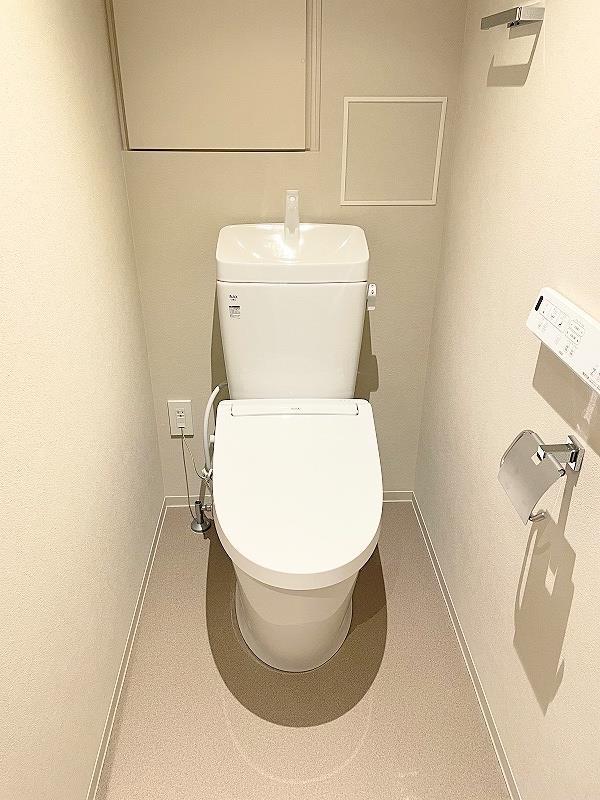 トイレ　温水洗浄暖房便座