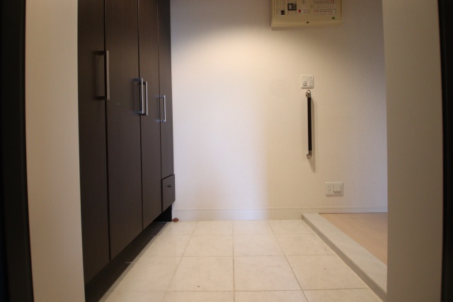 玄関　※別室の参考写真の為、現況優先です。