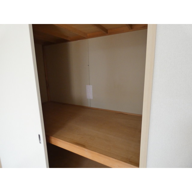 収納　押入