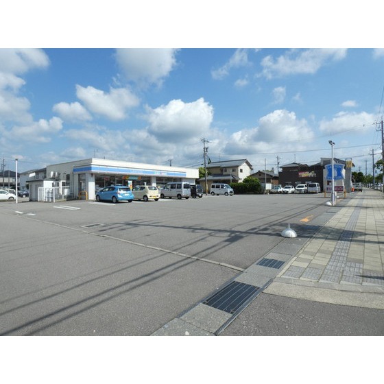 コンビニ　ローソン野々市本町店（コンビニ）まで719m