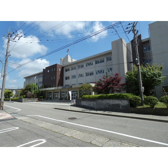 中学校　野々市市立野々市中学校（中学校）まで467m