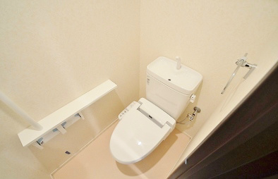 トイレ　温水洗浄便座