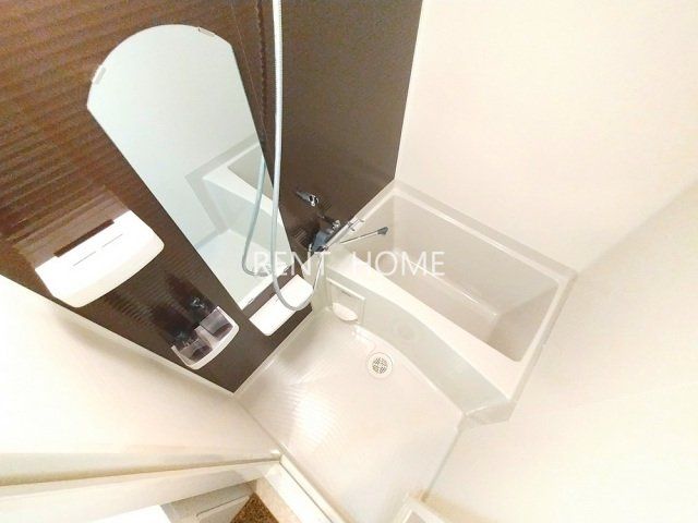 バス・シャワールーム　広めの浴室です。（浴室乾燥機付）