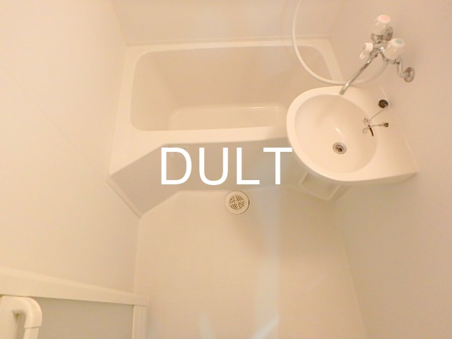 バス・シャワールーム　バスルームです。